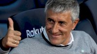 Quique Setien Tetap Pelatih Barcelona Musim Depan