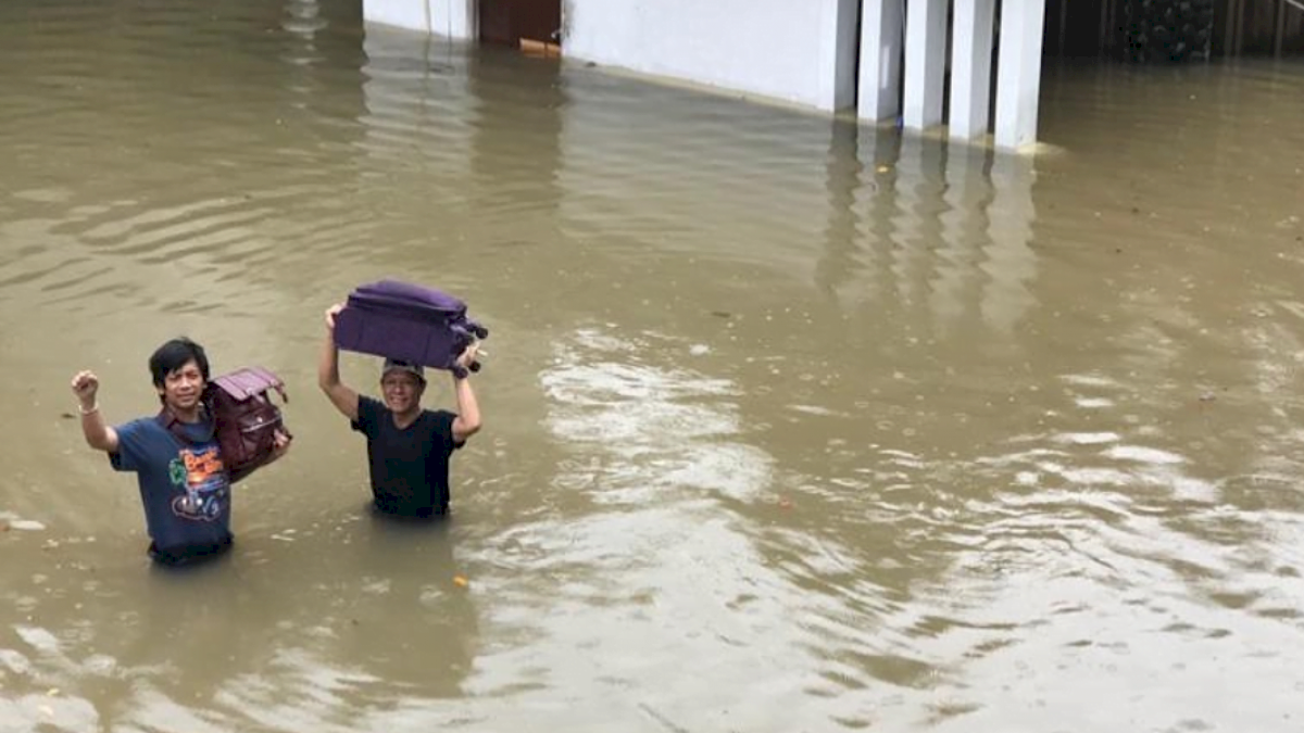 Rumah Ryan D’Masiv di Kemang Jakarta Kebanjiran Setinggi Dada
