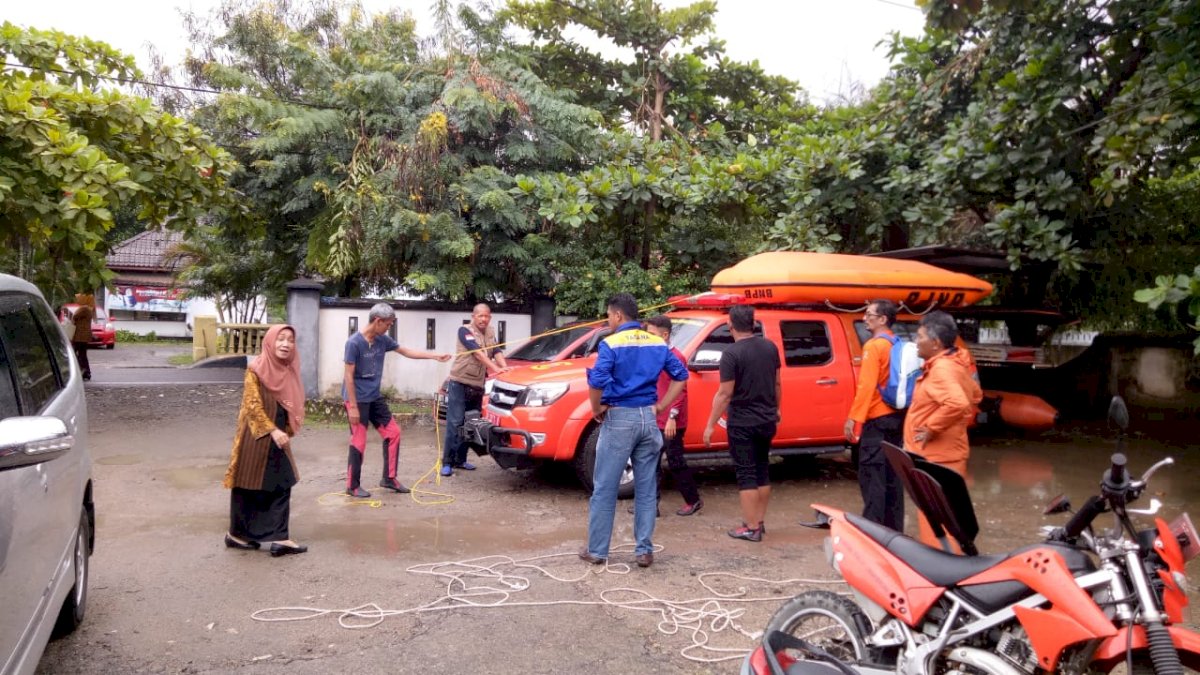 Curah Hujan Tinggi, BPBD Barru Siagakan Perahu Karet