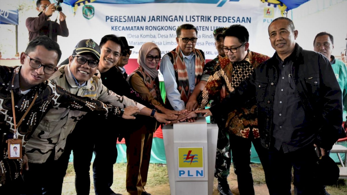802 Pelanggan di Rongkong Lutra Kini Nikmati Listrik PLN