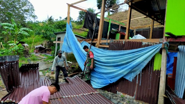 Salah satu rumah terdampak angin kencang di Barru pada Minggu, 5 Januari 2020. (ist)