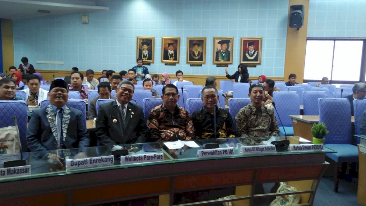 Wali Kota Parepare Hadiri Pengukuhan Guru Besar Unhas