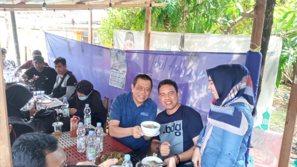 Maju di Pilkada Maros, Amirullah Nur Sosialisasi Program ke Pedagang Bakso