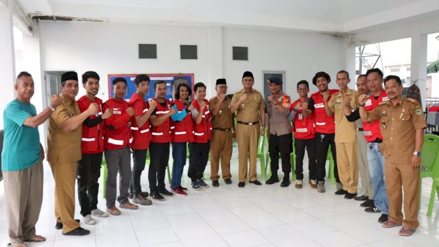 Bupati Barru Suardi Saleh kunjungi posko penanggulangan bencana. (ist)