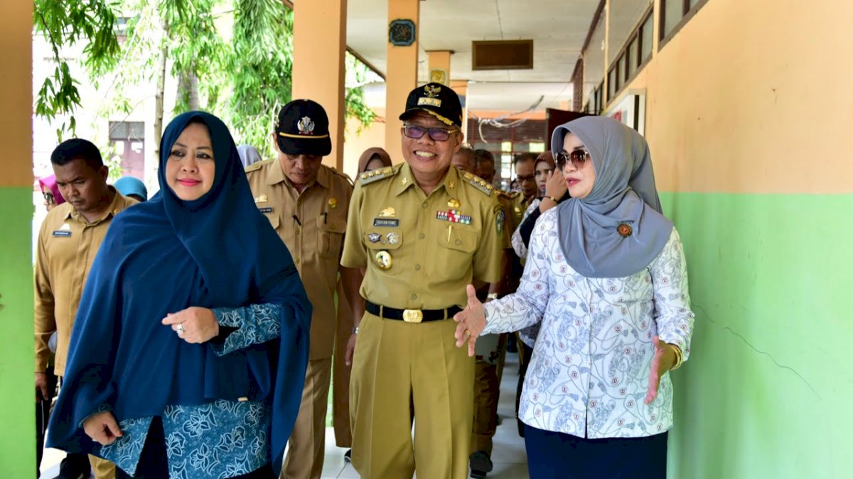 Lies Nurdin Janji Beri Bantuan Alat ke Pusat Kerajinan Kerang Parepare