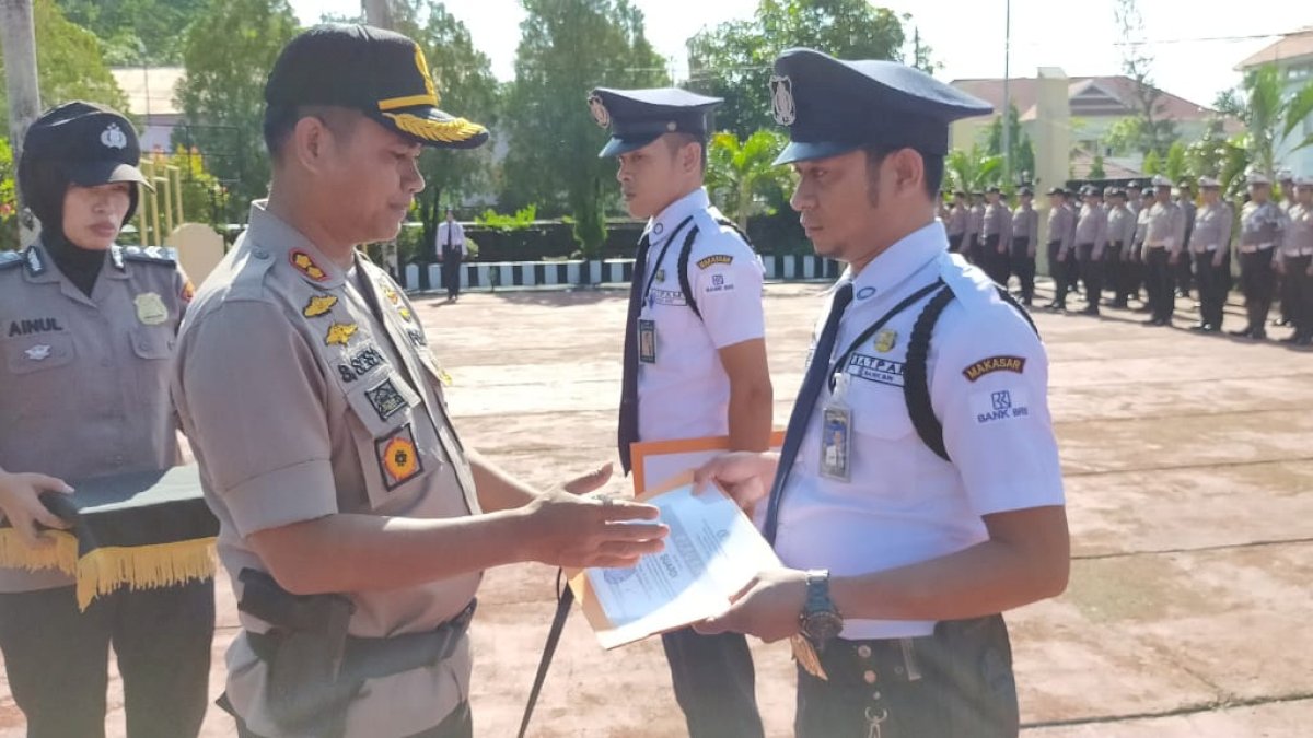 Cegah Penipuan Online, Dua Satpam di Sinjai Diganjar Penghargaan
