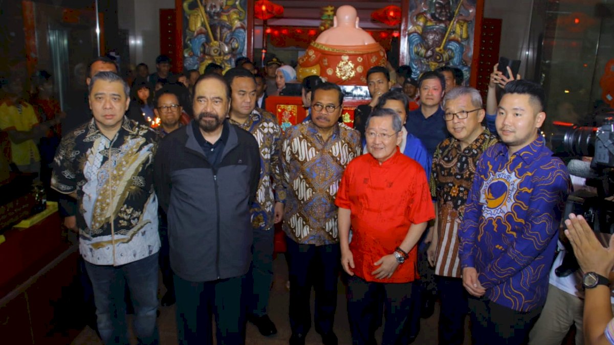 Surya Paloh Kunjungi Perayaan Imlek di Klenteng Xian Ma 