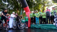 Nurdin Abdullah Lepas Peserta Sepeda Santai Harla ke-94 NU