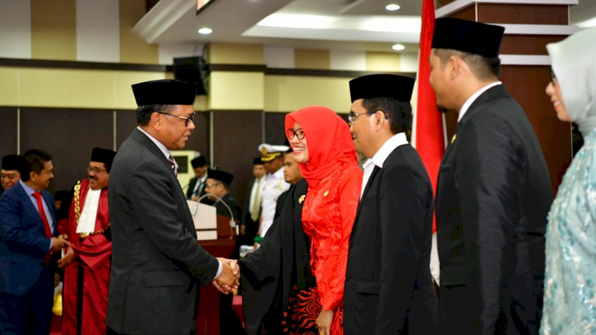 Hadiri Pelantikan Risfayanti-Adam, Nurdin Abdullah Minta Dewan Dukung Program Pemprov