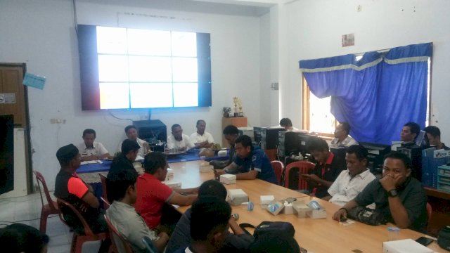 Kepala Dinas Kominfo dan Persandian Sinjai Irwan Suaib tatap muka dengan pers. (ist)