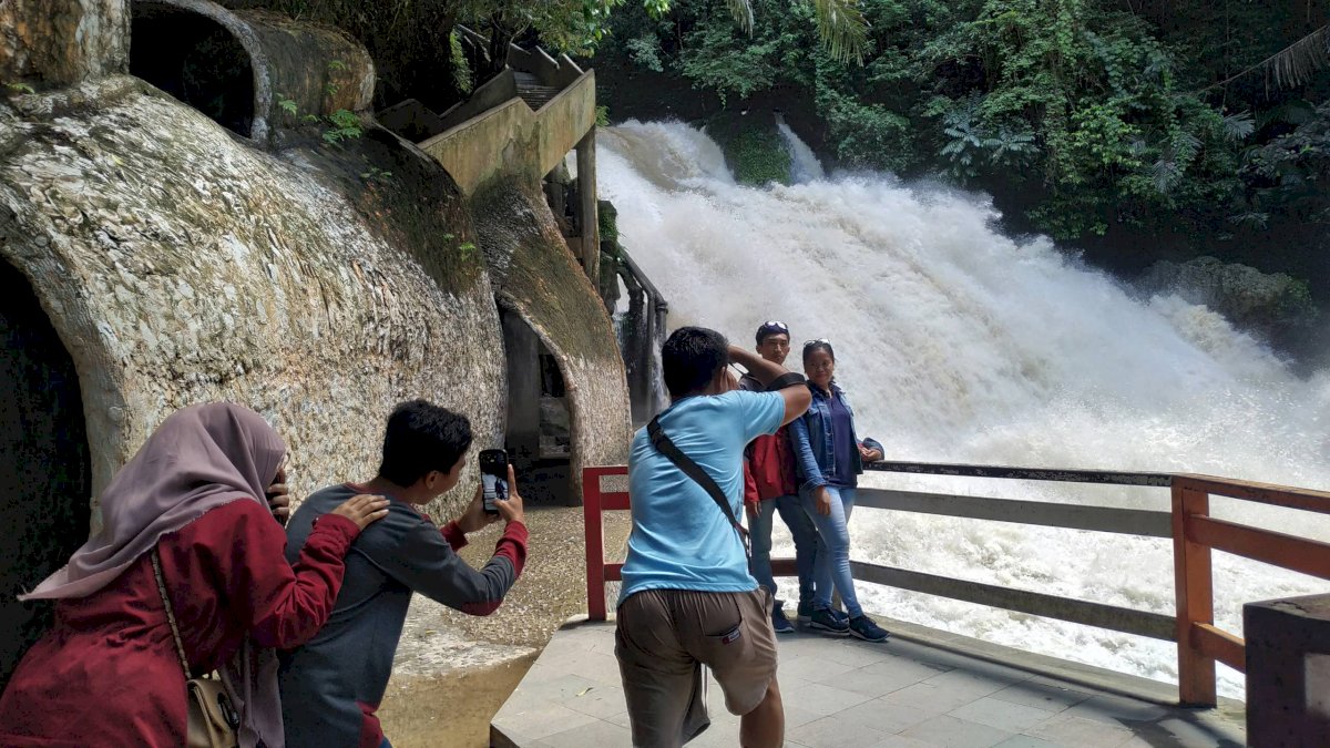 Air Terjun Bantimurung Meluap, Pengelola Larang Pengunjung Berenang