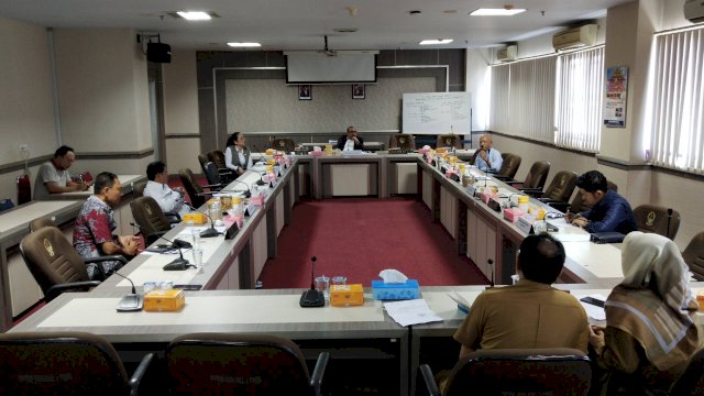 Suasana rapat kerja Komisi E DPRD Sulsel bersama Disnakertrans Sulsel. (Sulselsatu/Asrul)