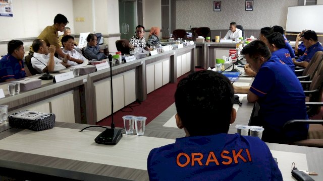 Komisi D DPRD Sulsel bersama Oraski Sulsel soal tarif angkutan umum online. (Sulselsatu/Asrul)