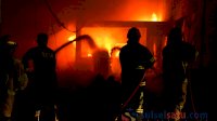 Damkar Makassar Terjunkan Tim ke Lokasi Kebakaran di Kampung Baru