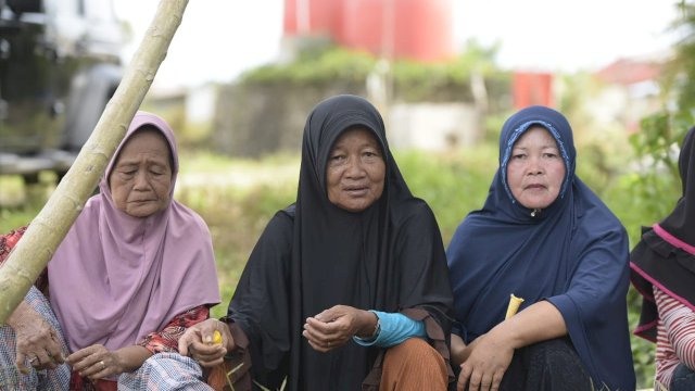 Penerima bantuan rumah nelayan di Poreang, Luwu Utara. (Foto/Ist)