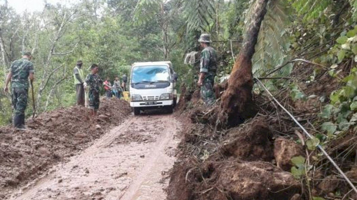 Jalan yang Tertutup Longsor di Pa’bentengan Sudah Dapat Dilalui Pengendara