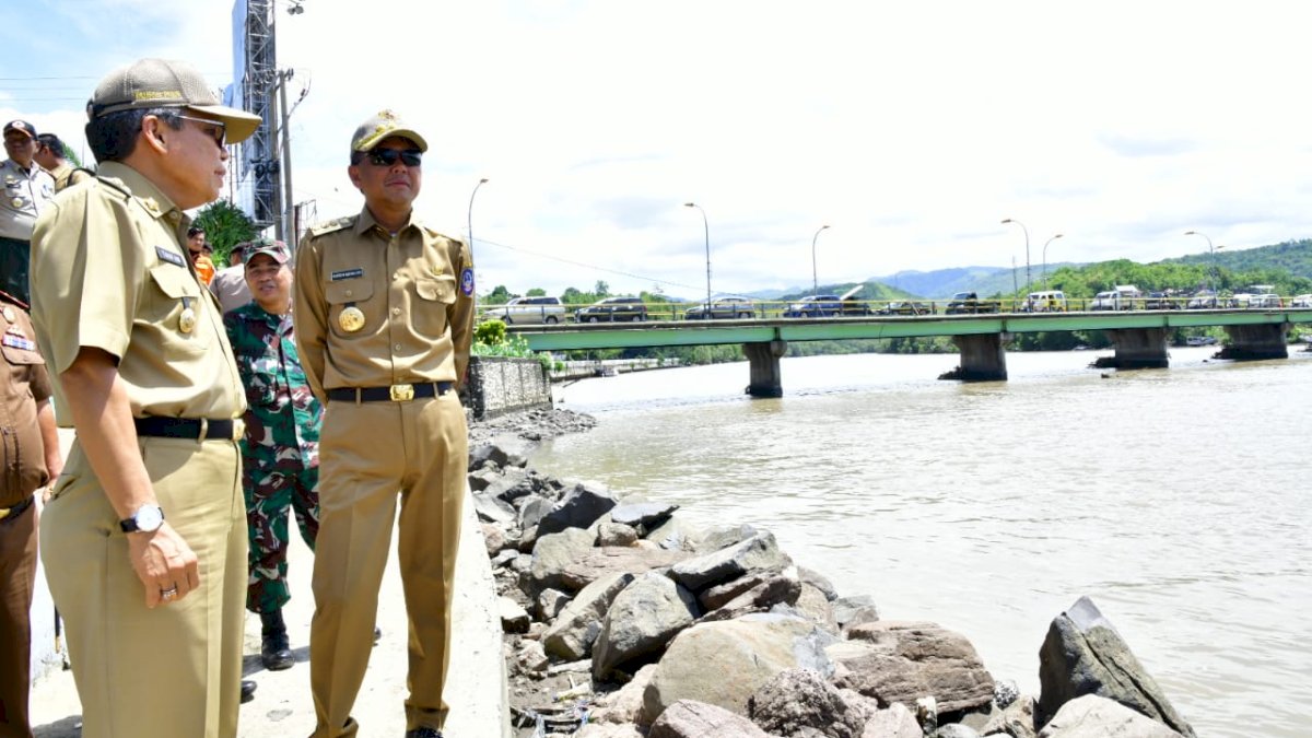 Usai Banjir, Nurdin Abdullah Tinjau Sungai dan Jembatan Jawi-Jawi di Parepare
