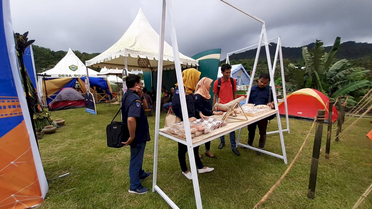 SKBKT dan TKD Karang Taruna Barru Tampilkan Produk Lokal