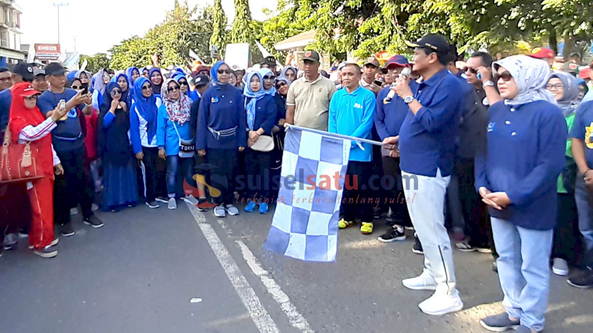Pemkab Barru Gelar Jalan Santai Berhadiah Umrah