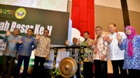 Bertabur Tokoh di Mubes V IKM Parepare