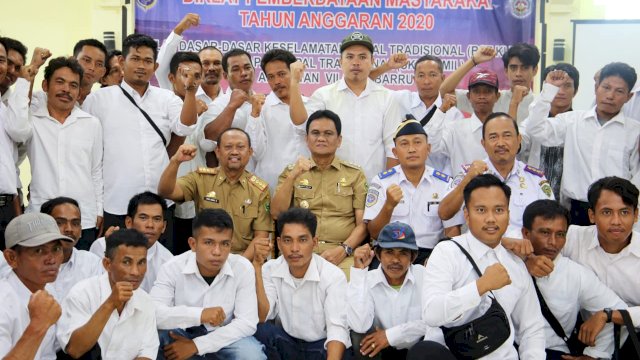 Diklat keselamatan kapal tradisional di Barru. (ist)
