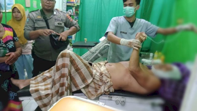 Korban mendapatkan perawatan di RSUD Sinjai. (ist)