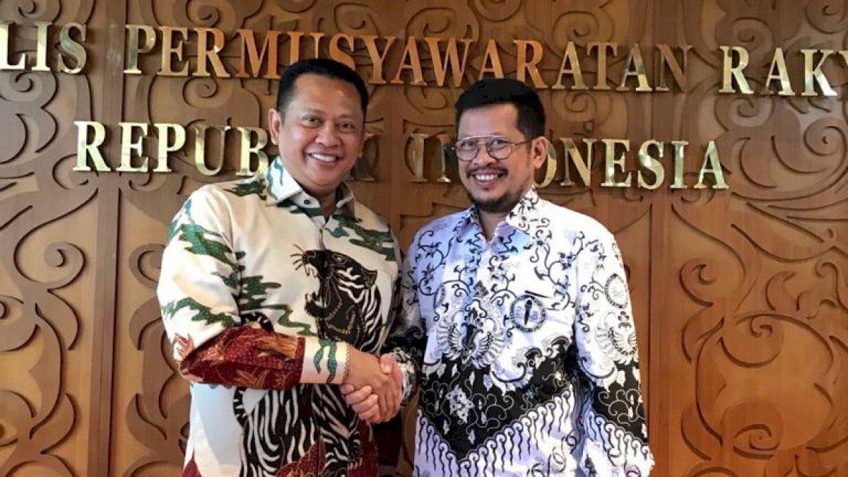 None Perjuangkan Nasib Guru Honorer Hingga ke Senayan