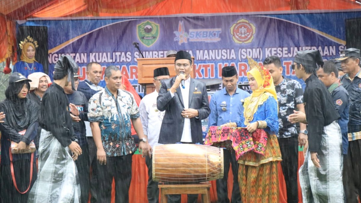 Bupati Barru Buka SKBKT dan TKD Karang Taruna di Desa Pacekke