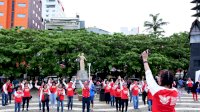 Flash Mob Garuda di Lautku Sukses Curi Perhatian Pengunjung Pantai Losari