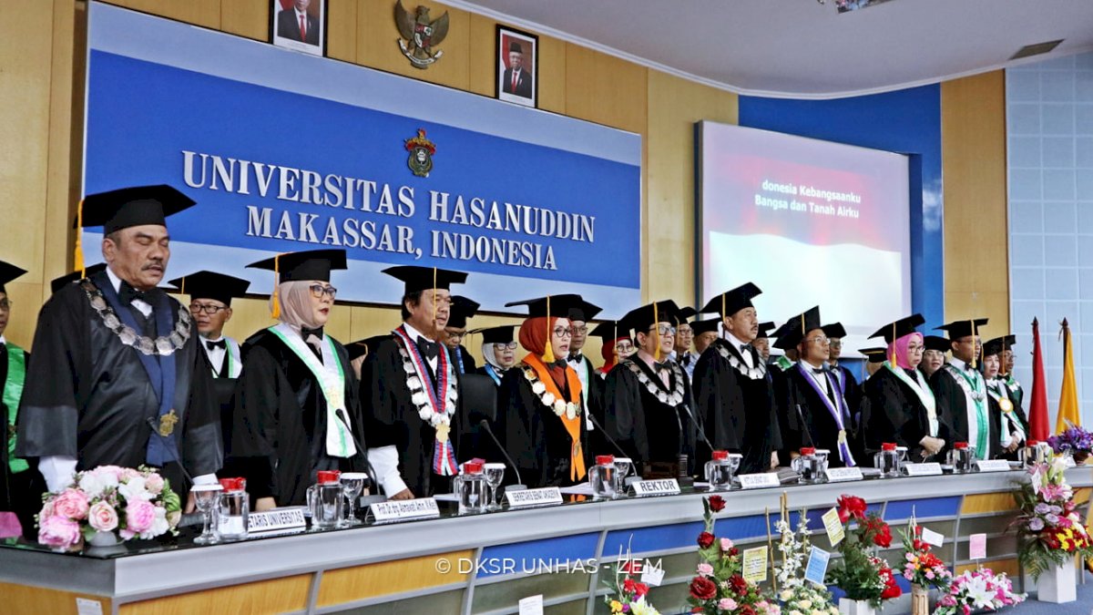 Dua Dosen FKG Unhas Dikukuhkan Sebagai Guru Besar