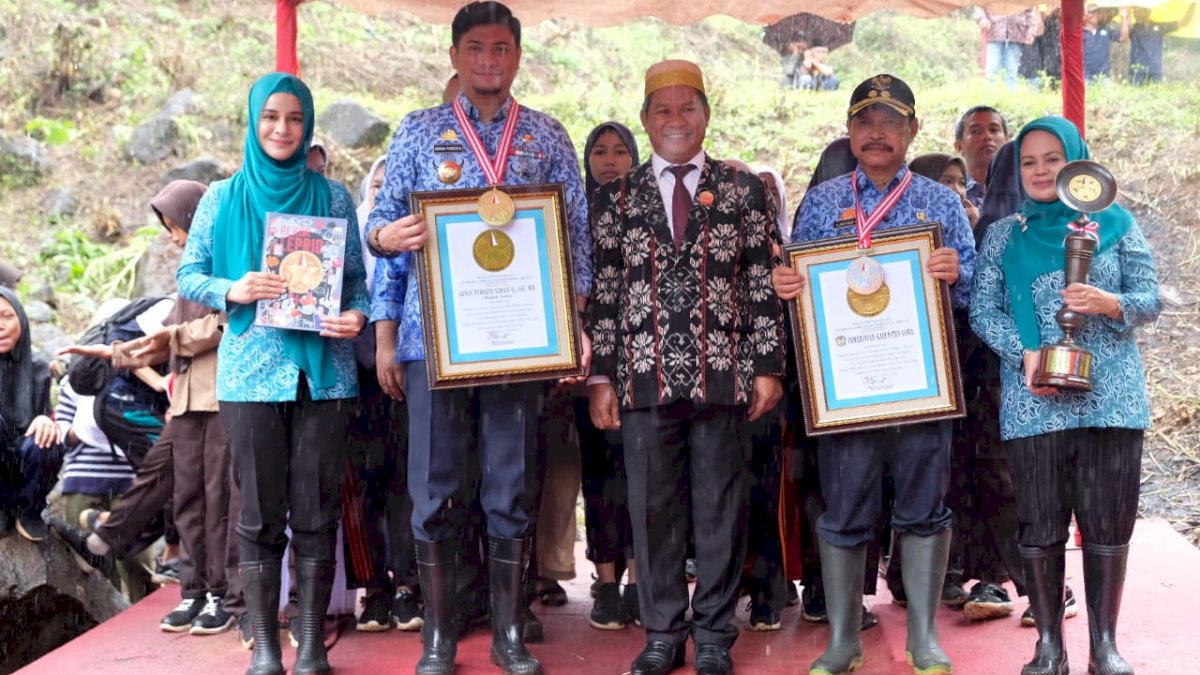 Pemkab Gowa Tanam 180 Ribu Vetiver Serentak di 11 Kecamatan