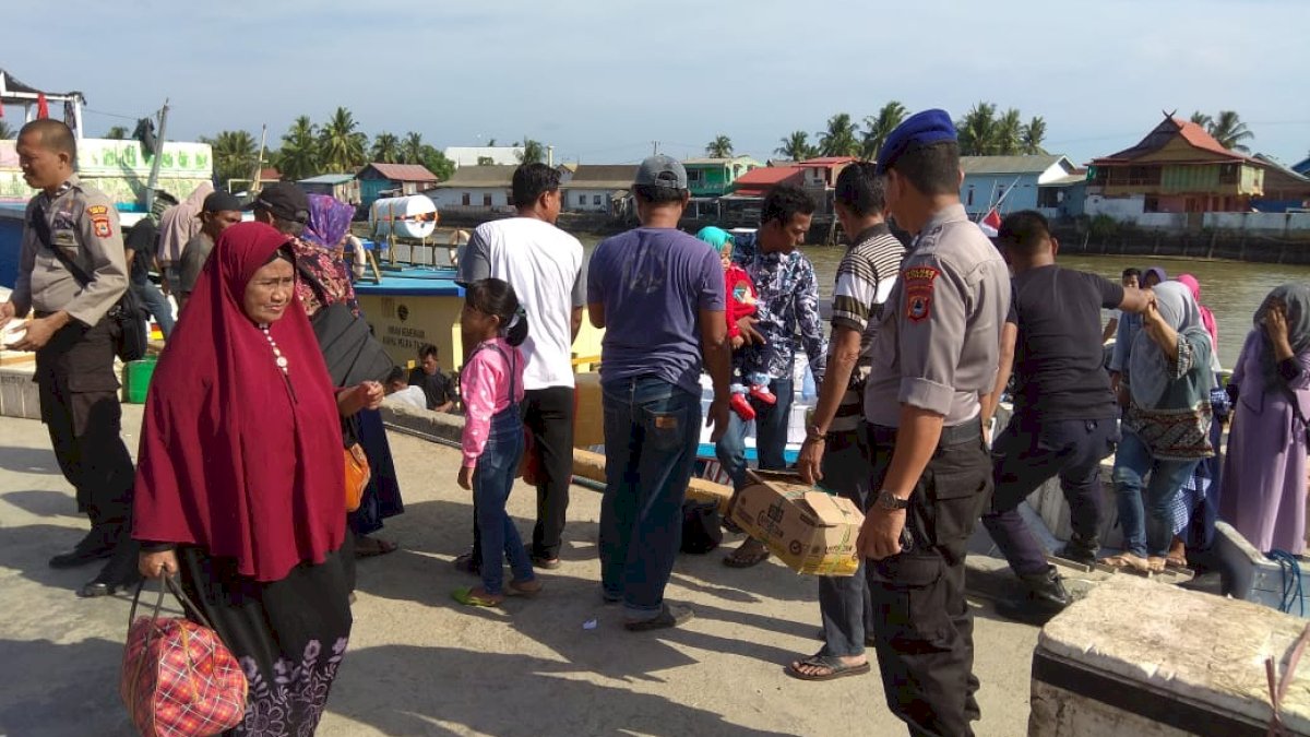 Minimalisir Laka Laut, Polairud Polres Sinjai Gelar Patroli Dialogis