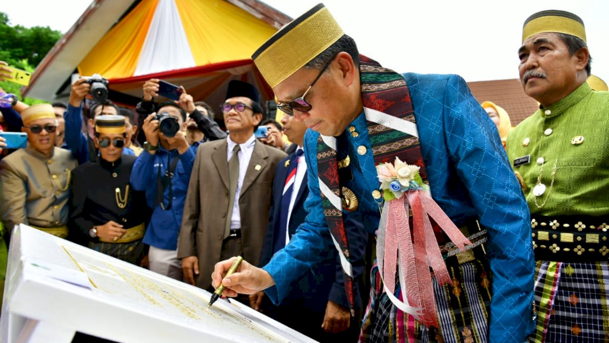 Hari Jadi Sidrap, Nurdin Abdullah Beri Bantuan Rp45,3 Miliar