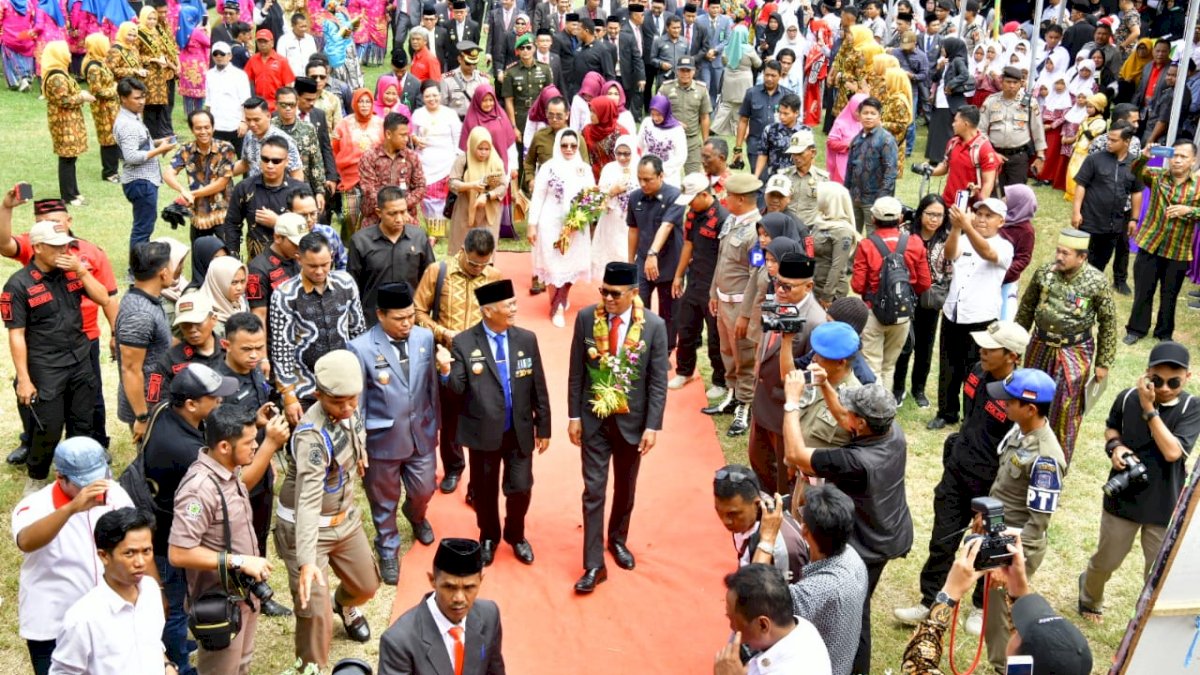 Dihadapan Warga Enrekang, Nurdin Abdullah Paparkan Keunggulan Pupuk Organik