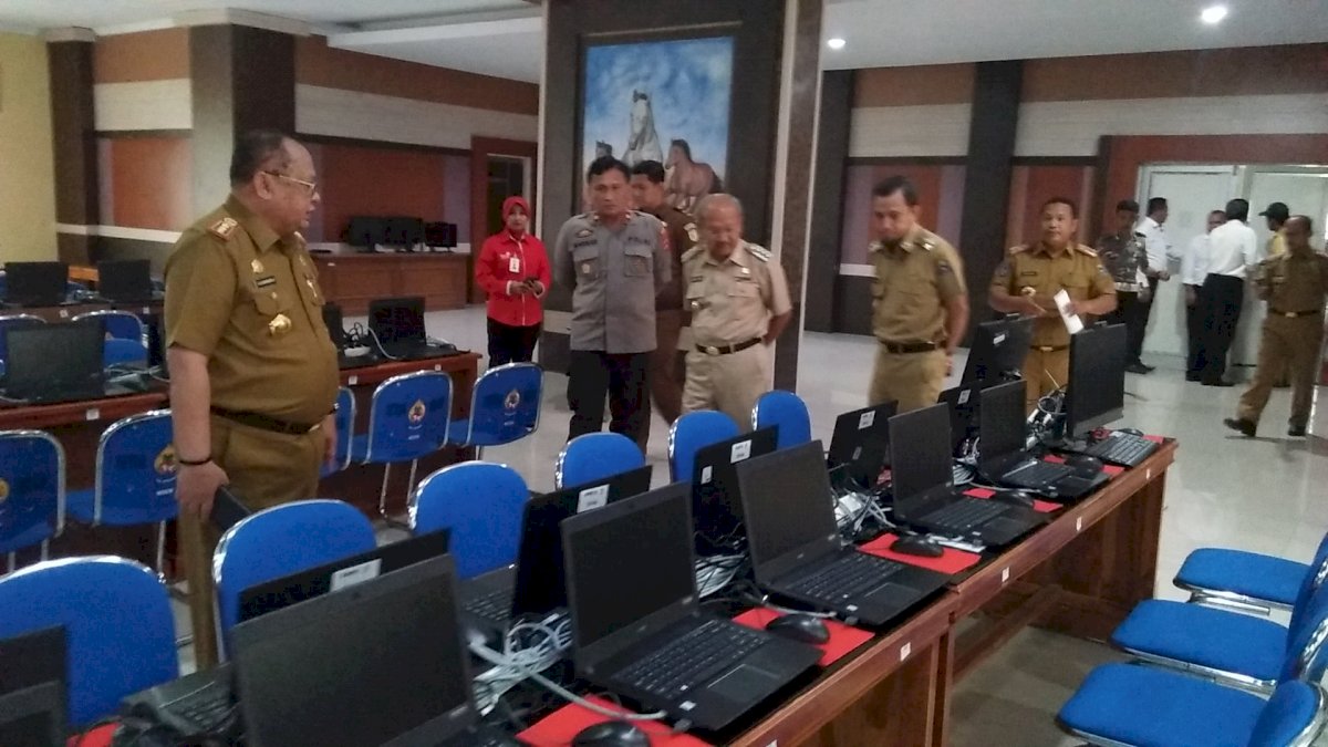 Bupati Jeneponto Cek Kesiapan Fasilitas Tes CPNS