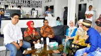 Nurdin Abdullah Resmikan Caffe Milik Arum Spink di Bulukumba
