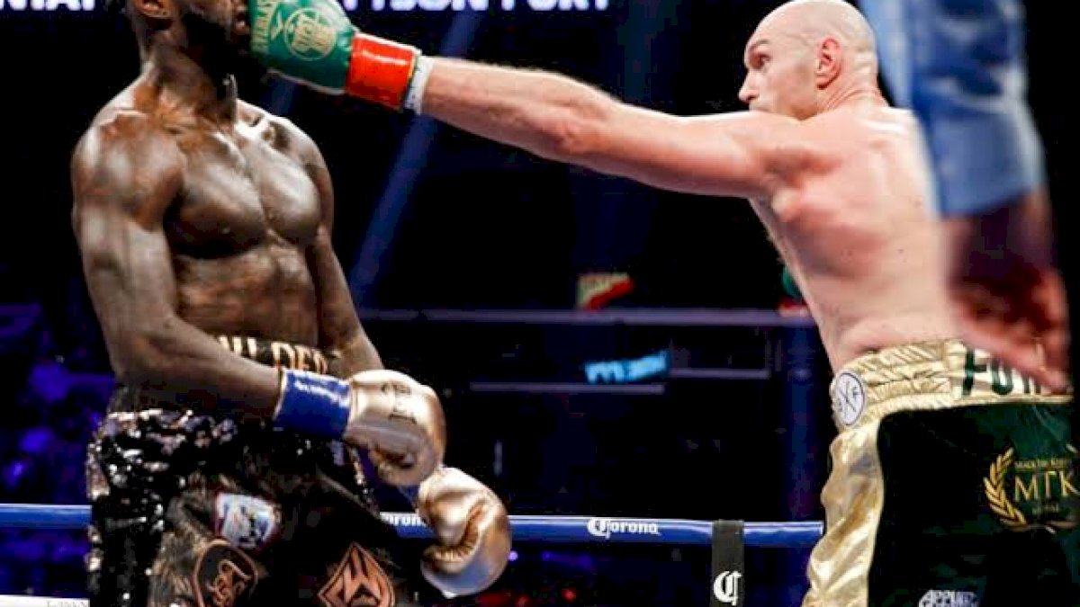 Kalahkan Wilder, Tyson Fury Sabet Juara Kelas Berat WBC