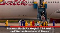 VIDEO: Pesawat Batik Air Angkut 238 WNI dari Wuhan Mendarat di Batam