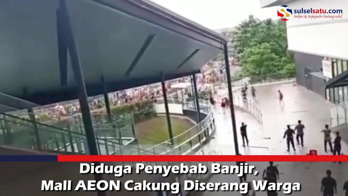 VIDEO: Diduga Penyebab Banjir, Mall AEON Cakung Diserang Warga