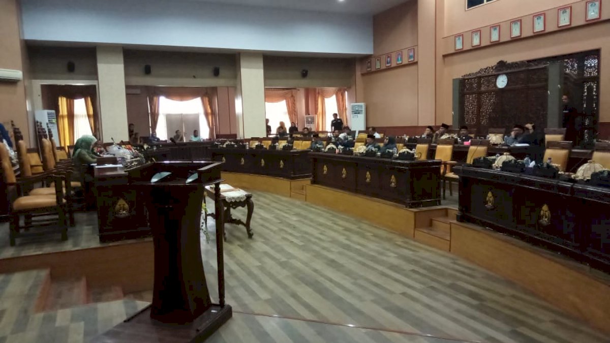 Gegara 18 Legislator Tak Hadir, Paripurna Pergantian Ketua DPRD Jeneponto Batal Digelar