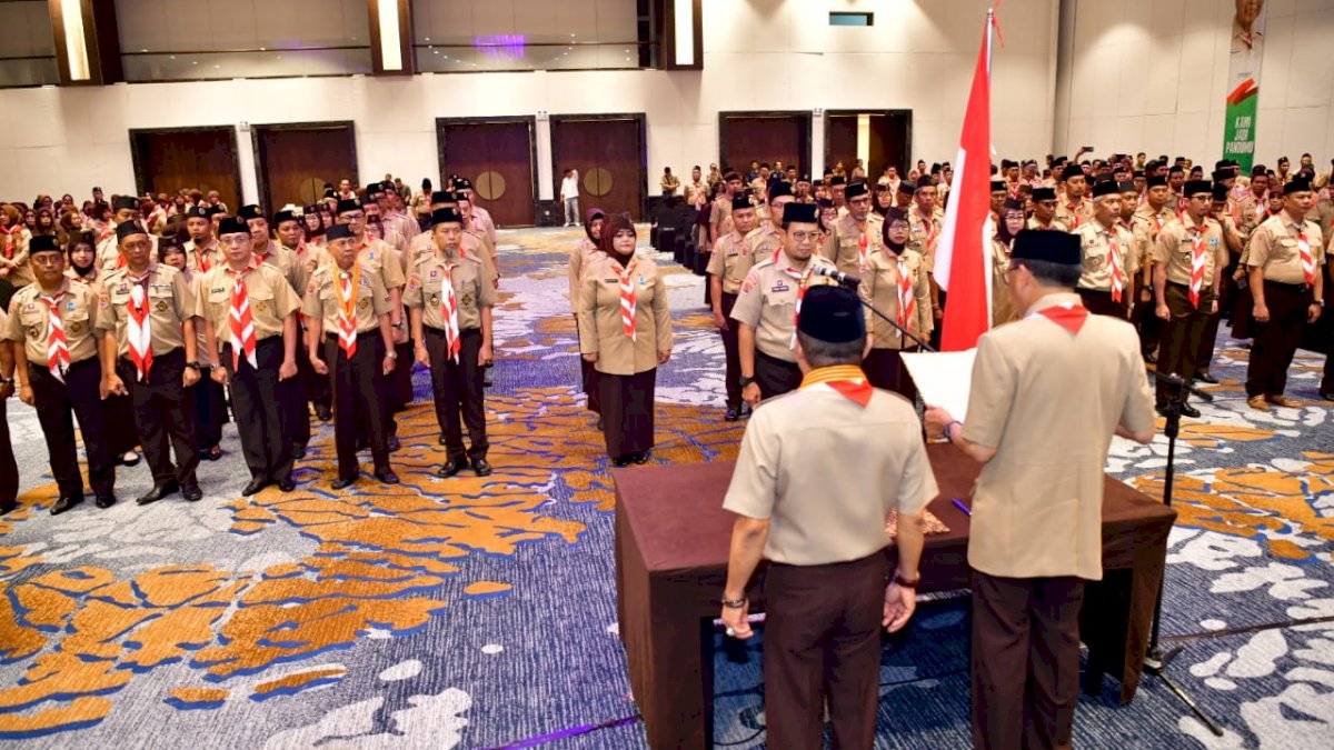 Nurdin Abdullah Lantik Iqbal Suhaeb Jadi Ketua Kwarcab Pramuka Makassar