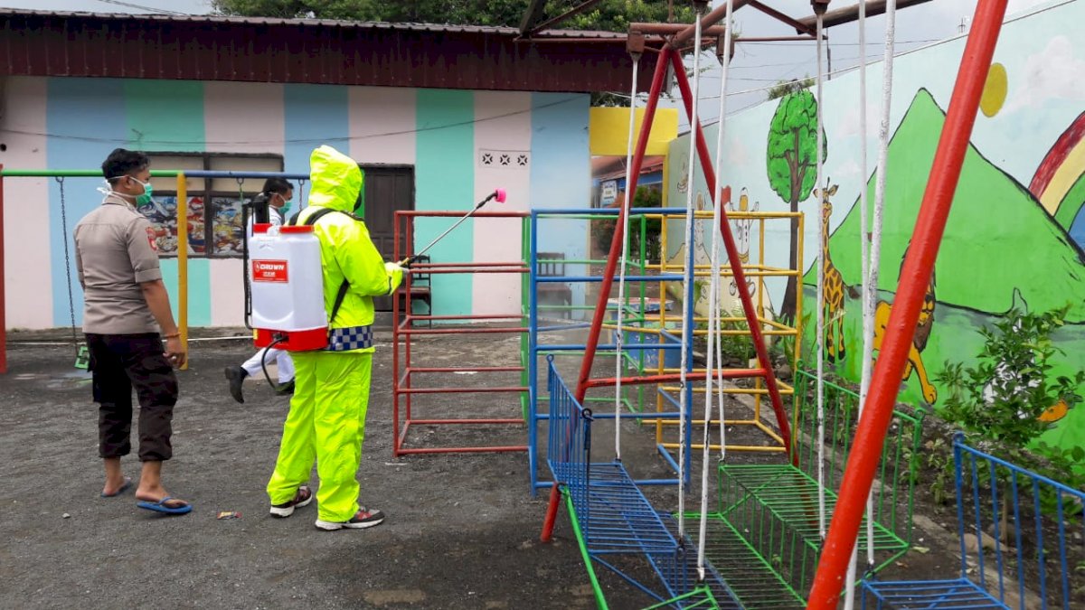 Cegah Corona, Polres Jeneponto Siapkan Hand Sanitizer di Loket Pelayanan