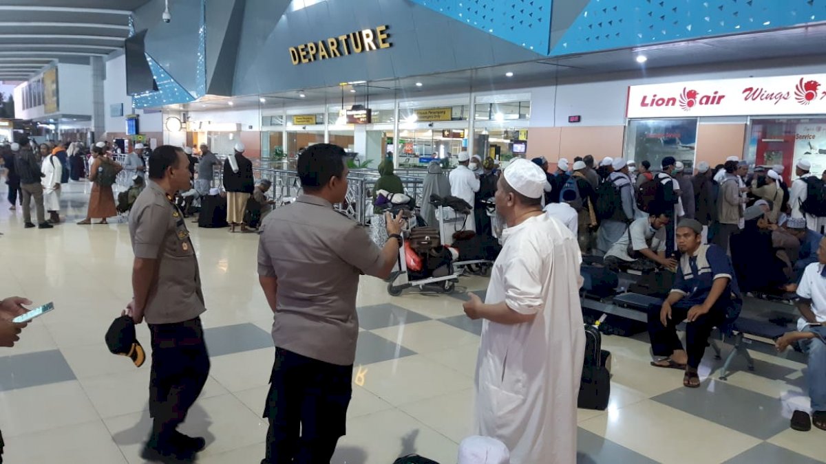 Ijtima Asia 2020 Ditunda, Jemaah Mulai Padati Bandara Sulhas