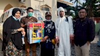 NasDem Peduli, Hasnah Syam Serahkan Alat Penyemprotan di Dapil II Sulsel