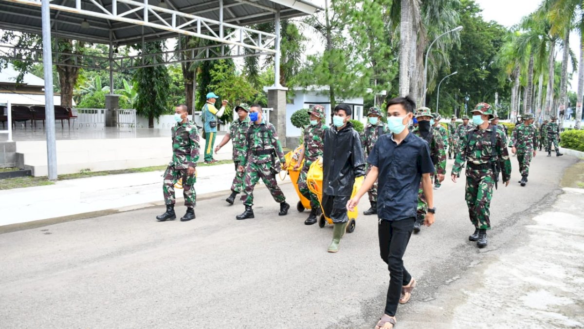 Rujab Bupati Sinjai Disemprot Disinfektan