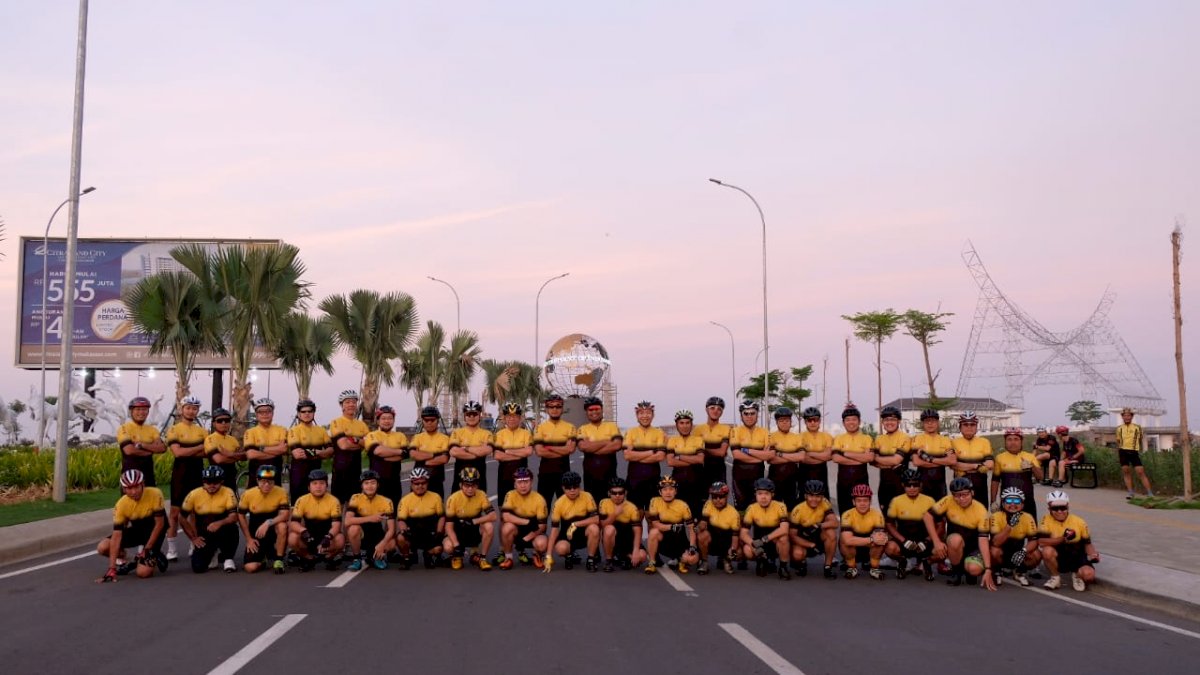 Makassar Cycling Club Salurkan Bantuan Dana Penanganan Covid-19