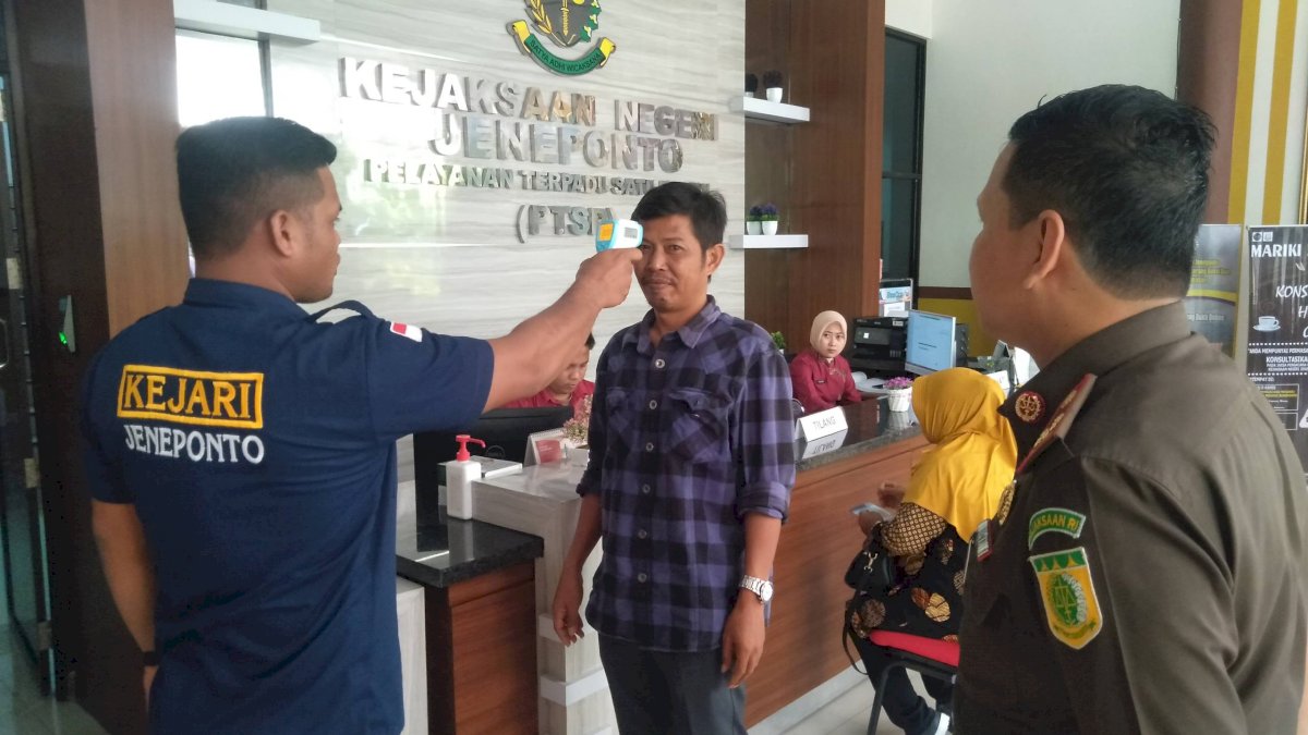 Kejari Jeneponto Deteksi Tubuh Pegawai dan Tamu Kejaksaan