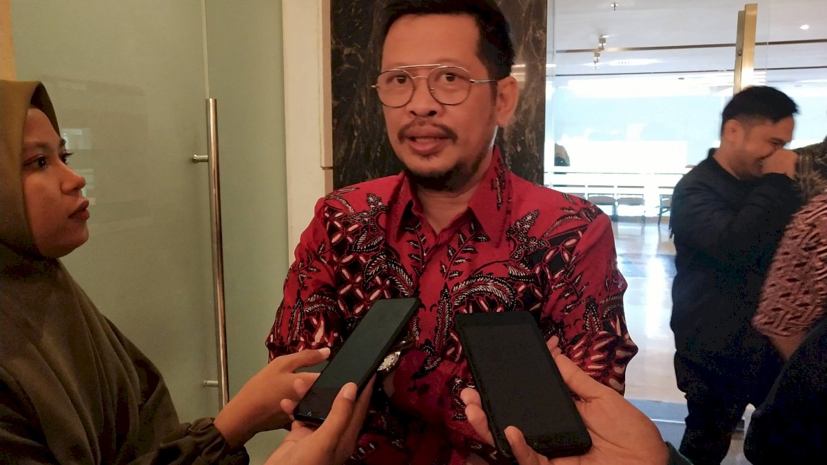 Kenakan Batik Merah, None: Visi Misi yang Dijelaskan Pak Hasto Sama Dengan Kita