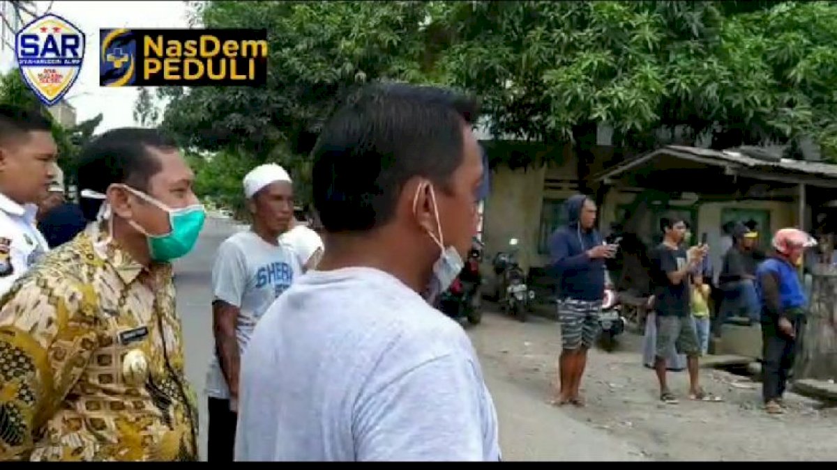 Syahar Pantau Penyemprotan Disinfektan di Sidrap