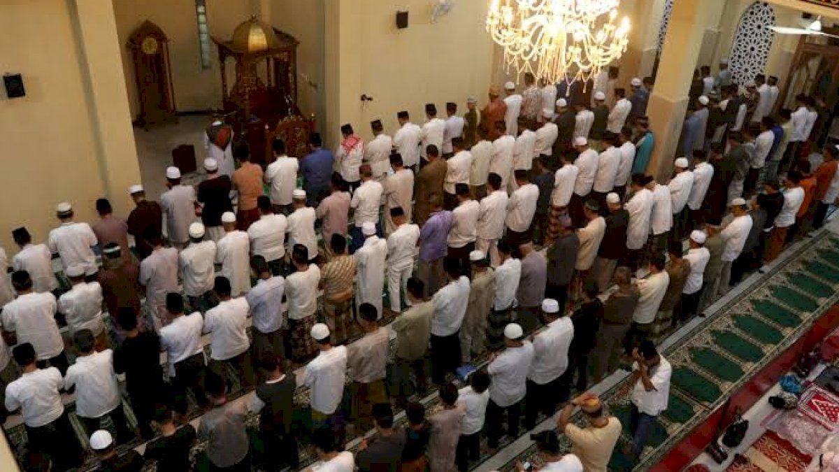 MUI Sulsel Sebut Salat Jumat Berjamaah Masih Bisa Dilaksanakan di Masjid